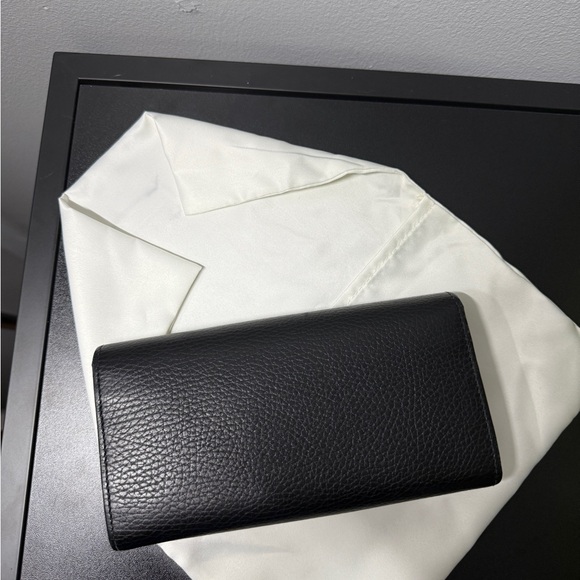 Gucci GG Marmont leather continental wallet
Style: 456116 CAO0G 1000 - Picture 4 of 14